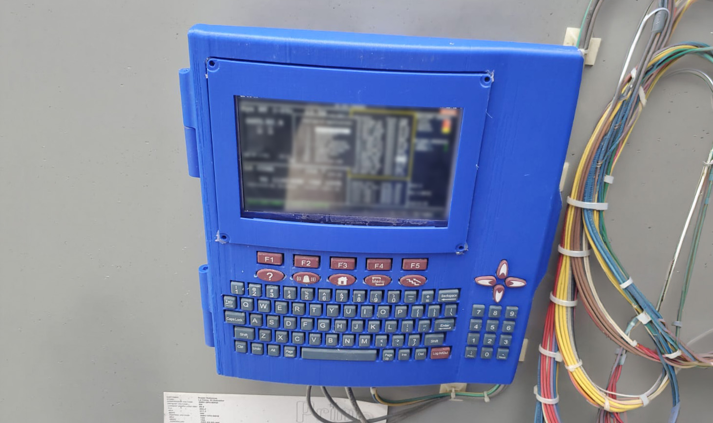 Installed enclosure with the refrigeration controller in operation