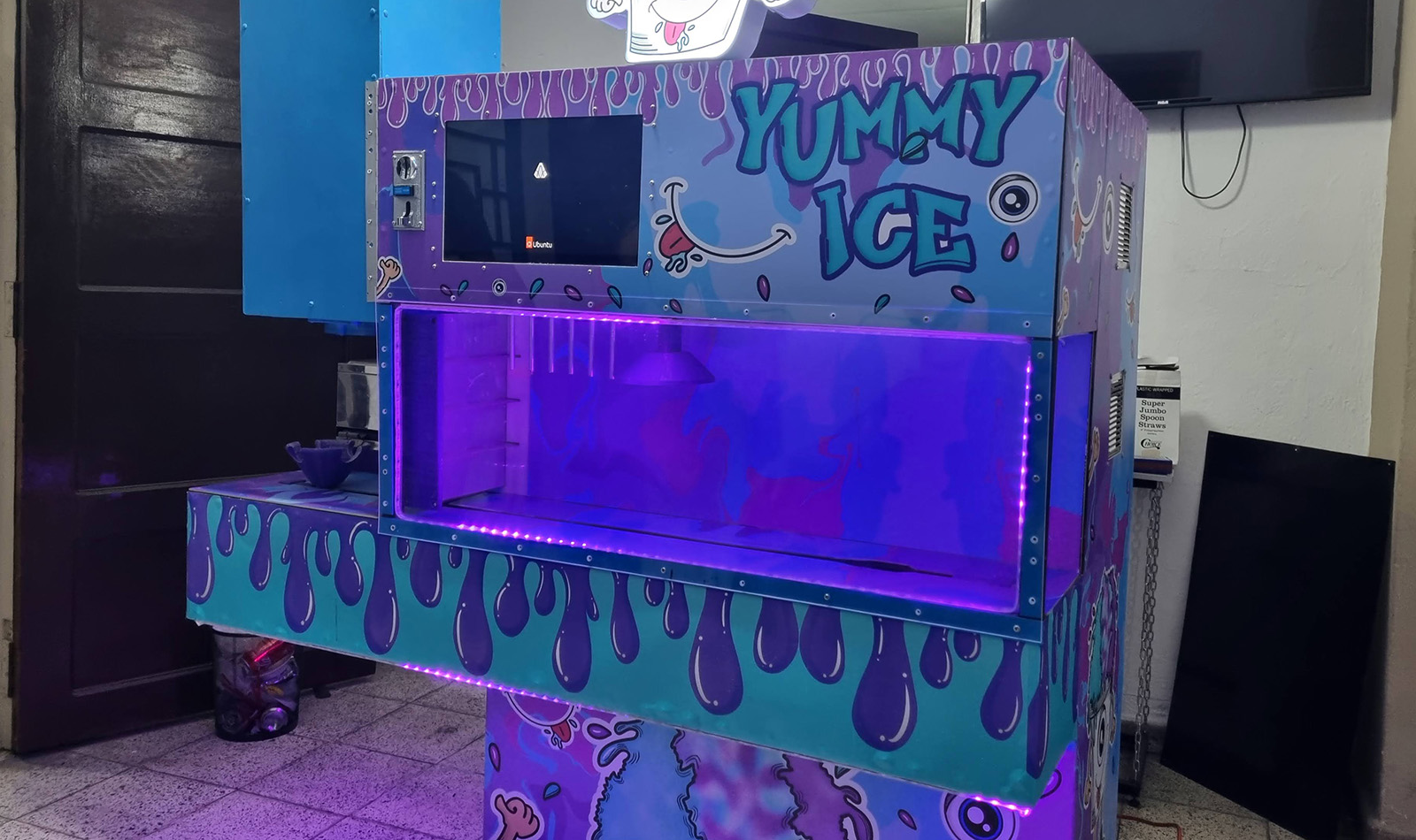 Complete Yummy Ice machine during its internal server boot
